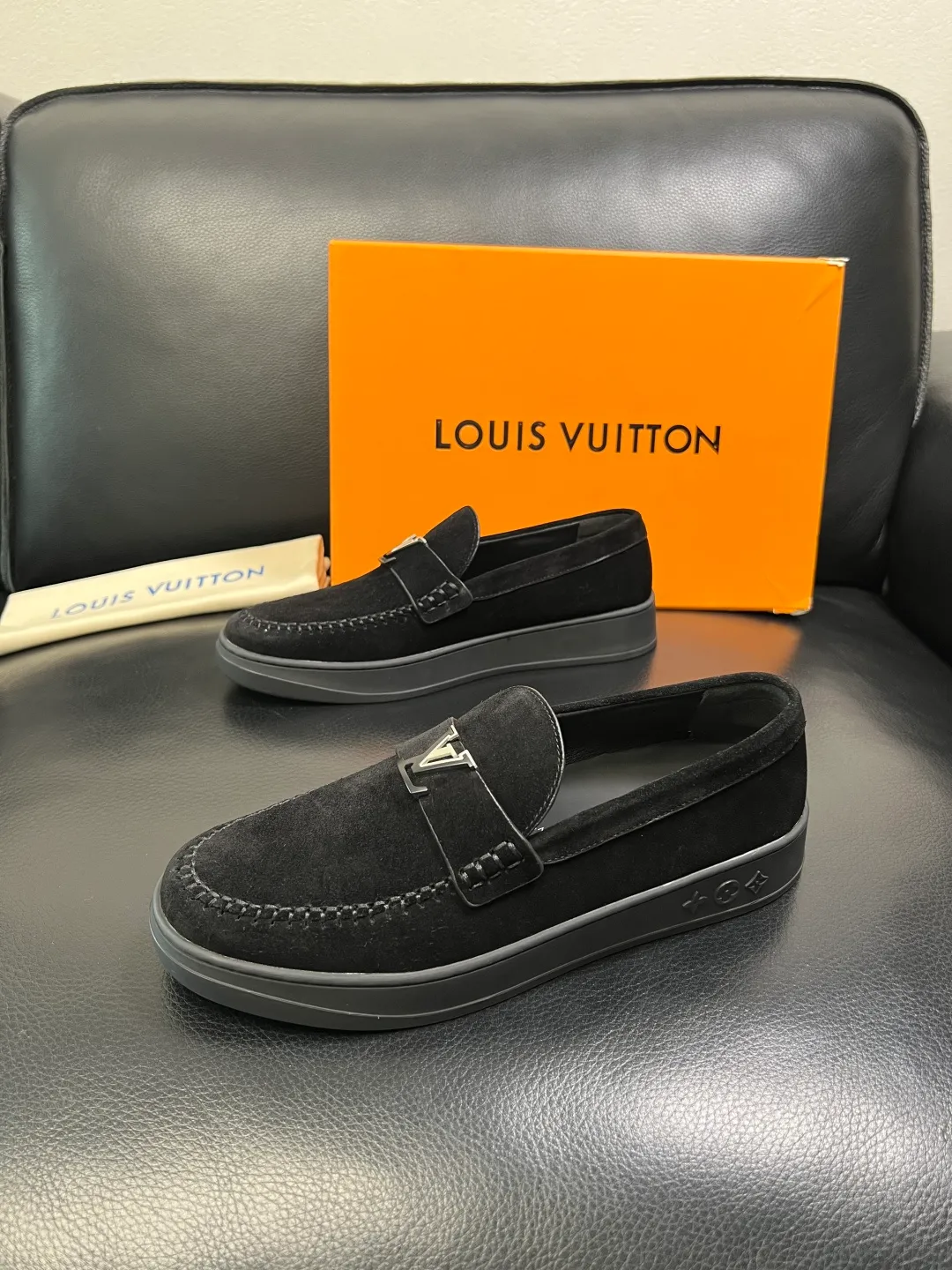 Men's shoes 💰740 Lv high quality top crafts Louis Vuitton, sports sneakers counter synchronization, uppers imported from Italy, high-quality splicing colorful complex crafts, imported mesh pads soft and comfortable, soles: original soles specially provided by the original factory, T men's shoes 💰U exclusive movable molded soles super comfortable, original factory single goods, code number 38-44 (customized 45)